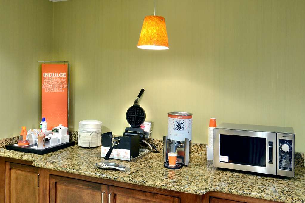 Hampton Inn Raleigh/Town Of Wake Forest Restaurant photo